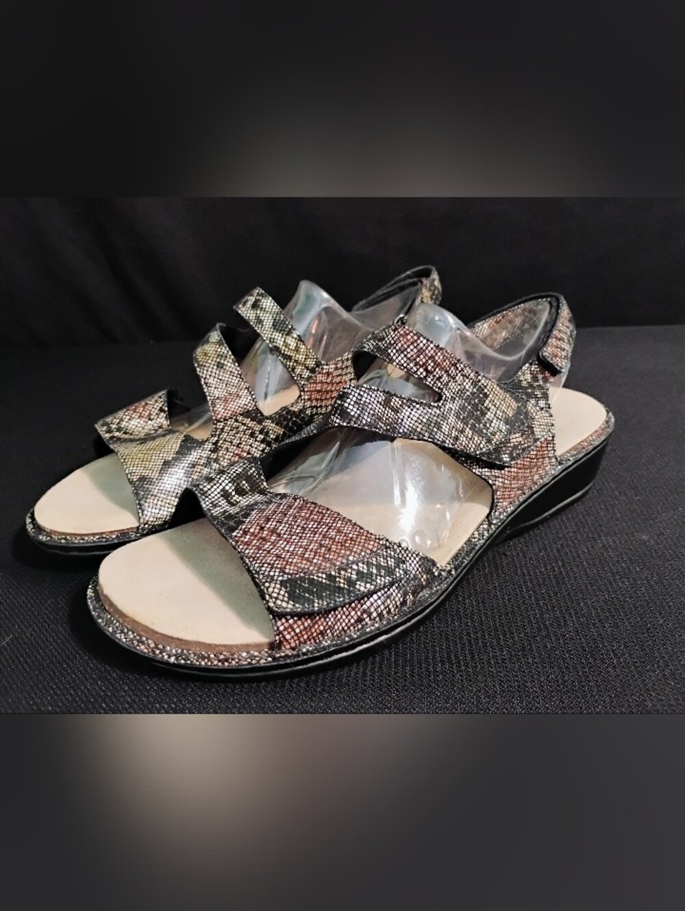 Aravon Cambridge 3 Strap Snake Print Leather Comfort Sandals Sz 10 D